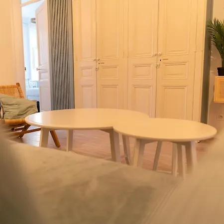 Magnifique 3 Pieces, Centre Apartment *