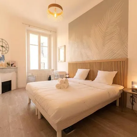 Magnifique 3 Pieces, Centre Apartment